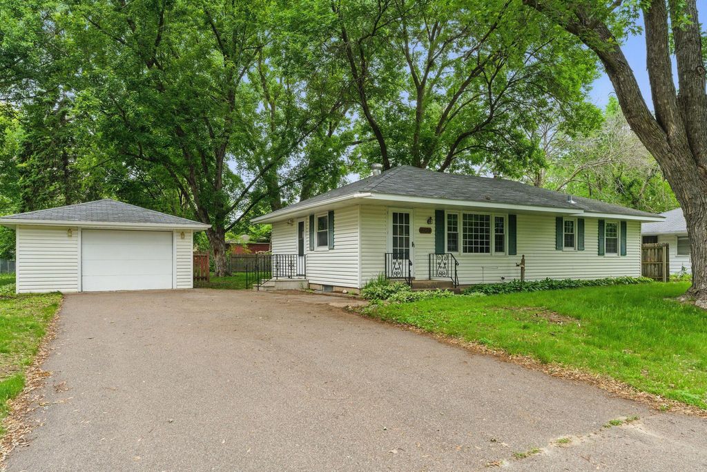 8438 Grenadier Avenue S, Cottage Grove, MN 55016