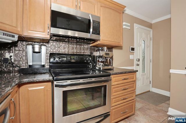 82 Bromley Place, Nutley, NJ 07110