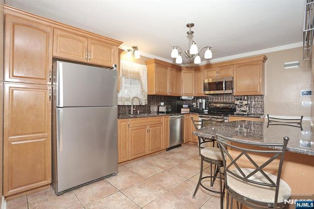 82 Bromley Place, Nutley, NJ 07110