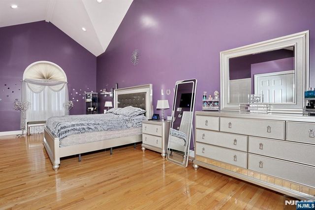 82 Bromley Place, Nutley, NJ 07110