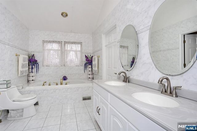 82 Bromley Place, Nutley, NJ 07110