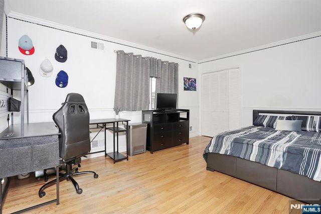 82 Bromley Place, Nutley, NJ 07110