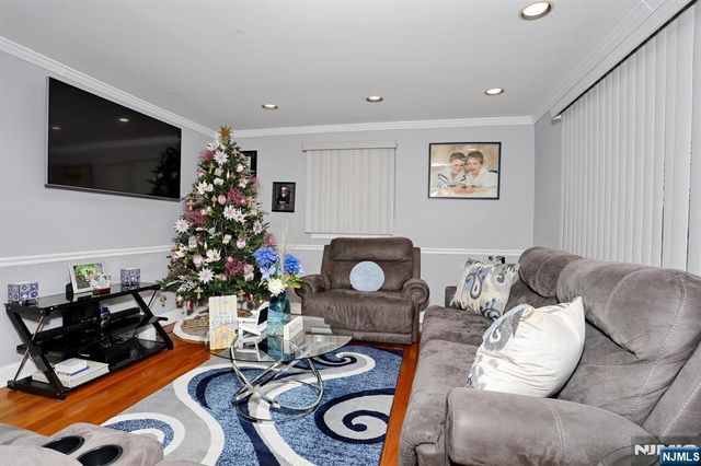 82 Bromley Place, Nutley, NJ 07110