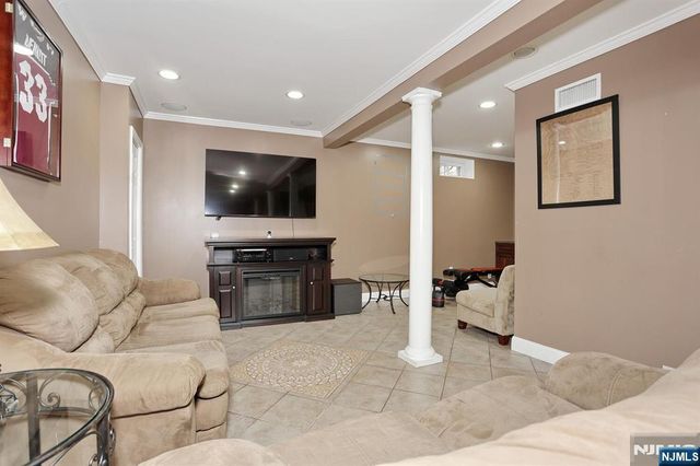 82 Bromley Place, Nutley, NJ 07110