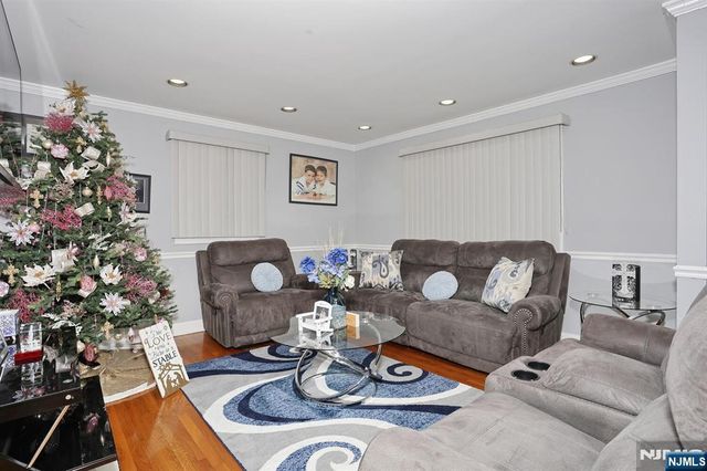 82 Bromley Place, Nutley, NJ 07110