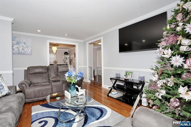 82 Bromley Place, Nutley, NJ 07110