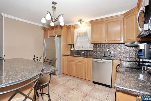 82 Bromley Place, Nutley, NJ 07110