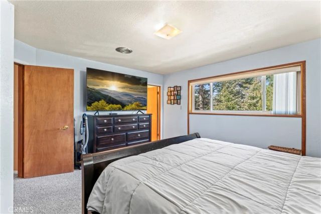 30955 Scenic Way, Running Springs, CA 92382
