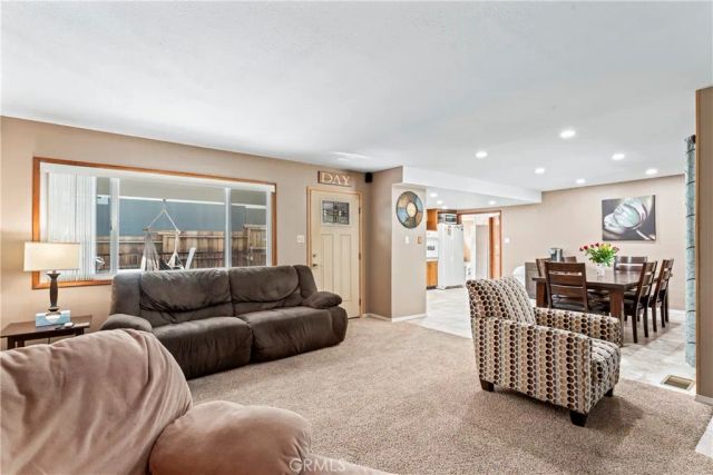 30955 Scenic Way, Running Springs, CA 92382