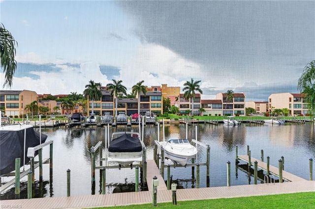 4025 19th PL 209, Cape Coral, FL 33904