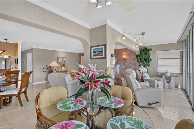 4025 19th PL 209, Cape Coral, FL 33904