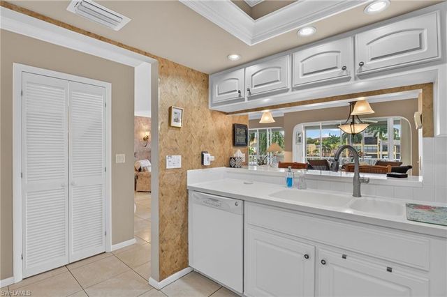 4025 19th PL 209, Cape Coral, FL 33904