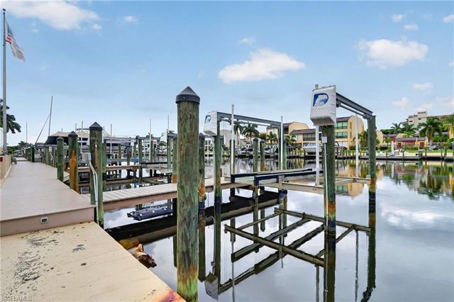 4025 19th PL 209, Cape Coral, FL 33904