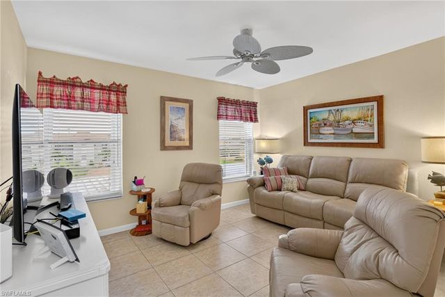4025 19th PL 209, Cape Coral, FL 33904