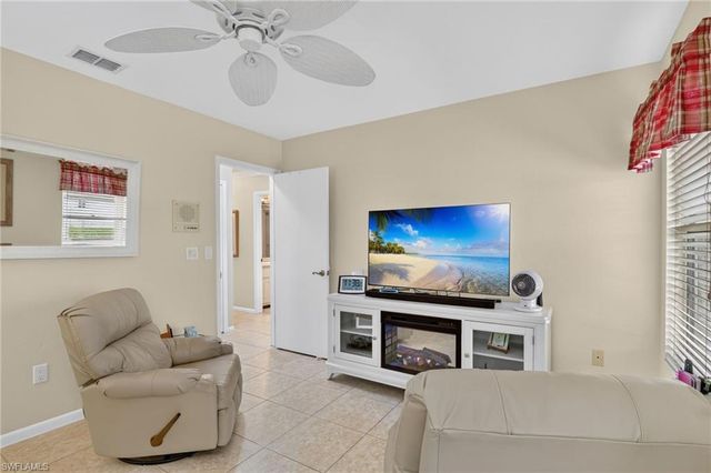 4025 19th PL 209, Cape Coral, FL 33904