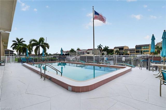 4025 19th PL 209, Cape Coral, FL 33904