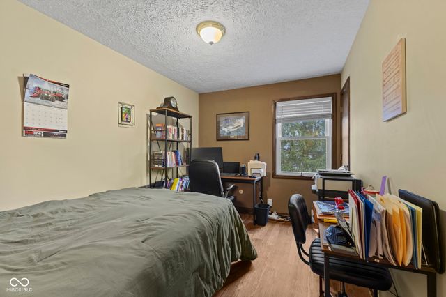 1115 S Quail Court, New Palestine, IN 46163