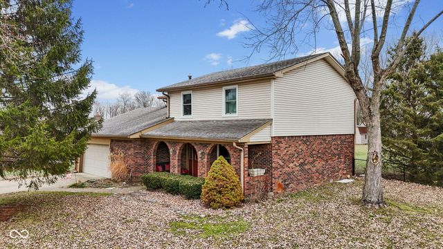 1115 S Quail Court, New Palestine, IN 46163