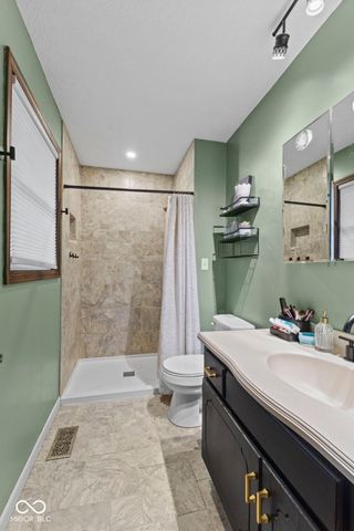 1115 S Quail Court, New Palestine, IN 46163