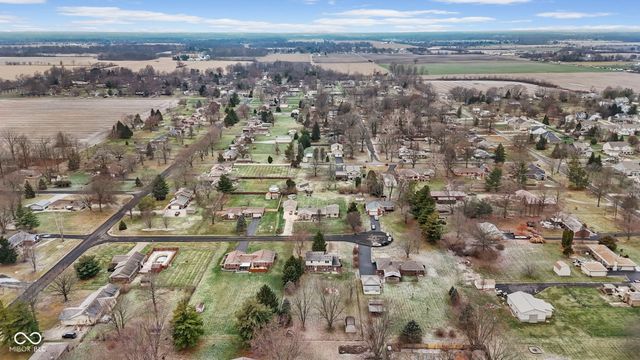 1115 S Quail Court, New Palestine, IN 46163