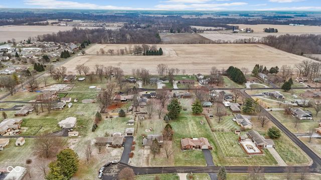 1115 S Quail Court, New Palestine, IN 46163