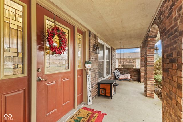 1115 S Quail Court, New Palestine, IN 46163