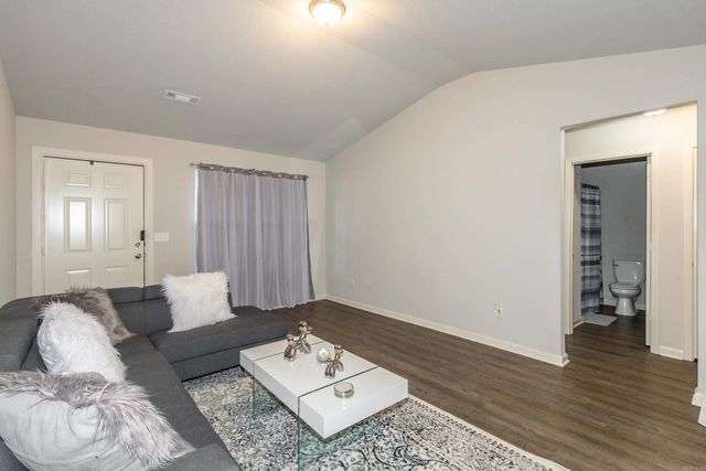 17 Diamanitina Way, Little Rock, AR 72204