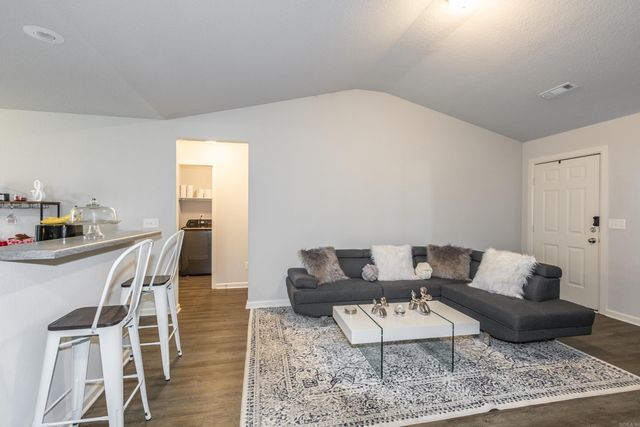 17 Diamanitina Way, Little Rock, AR 72204