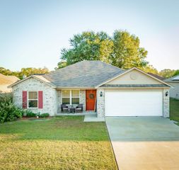 17 Diamanitina Way, Little Rock, AR 72204
