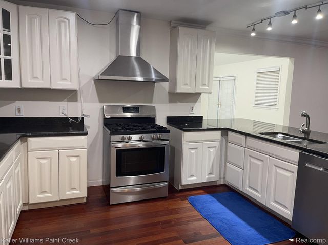 1630 Valdosta Circle, Pontiac, MI 48340