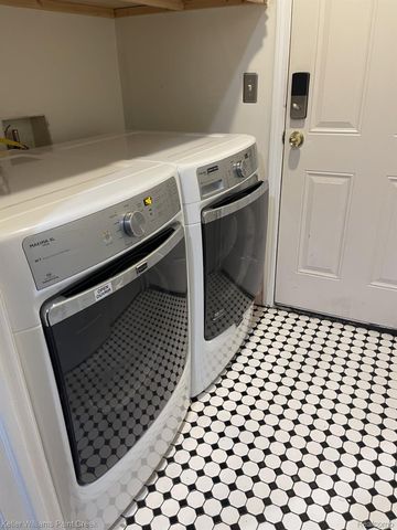 1630 Valdosta Circle, Pontiac, MI 48340