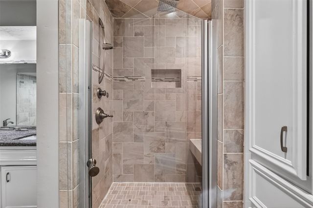 2402 Oak Shores Drive, Houston, TX 77339