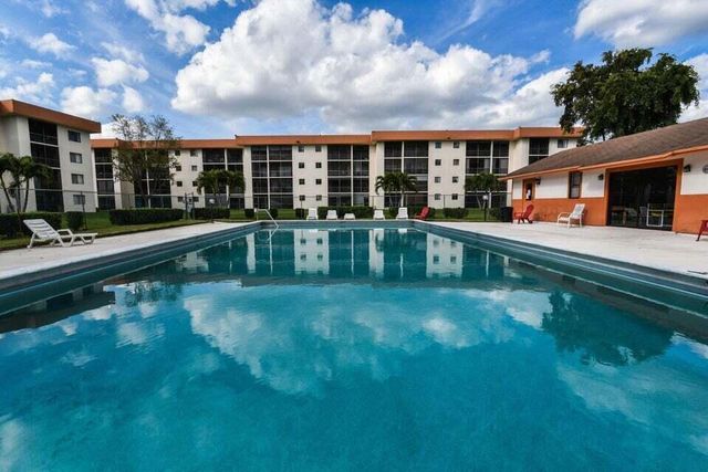 5981 Via Vermilya 106, Lake Worth, FL 33462