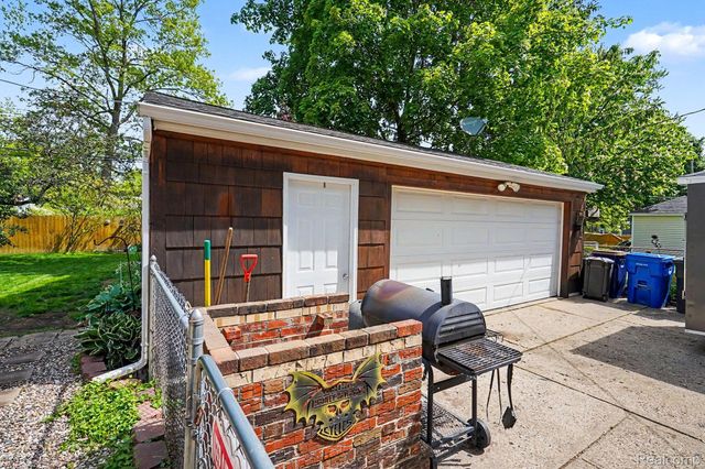 5830 Eldridge Drive, Waterford Charter Township, MI 48327