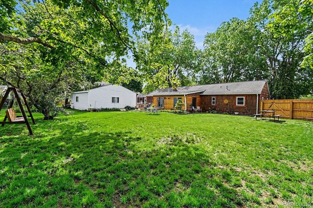 5830 Eldridge Drive, Waterford Charter Township, MI 48327