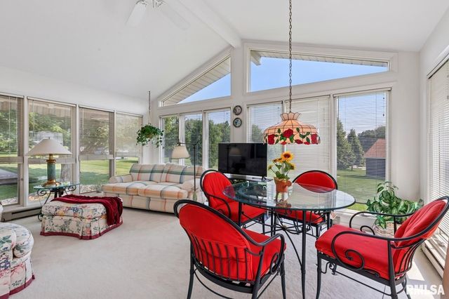 1825 5TH Avenue S, Clinton, IA 52732