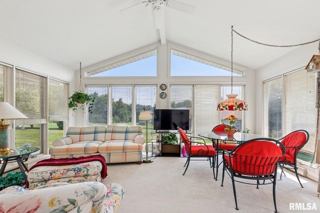 1825 5TH Avenue S, Clinton, IA 52732