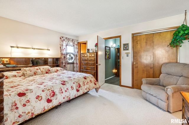 1825 5TH Avenue S, Clinton, IA 52732