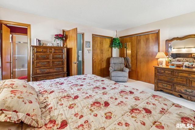 1825 5TH Avenue S, Clinton, IA 52732