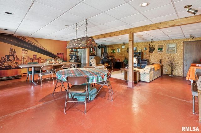 1825 5TH Avenue S, Clinton, IA 52732