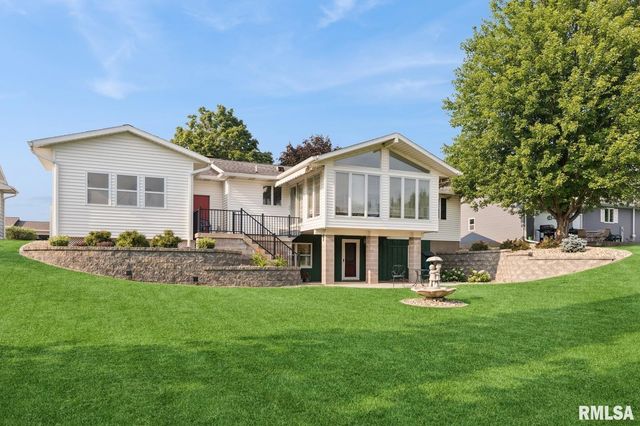 1825 5TH Avenue S, Clinton, IA 52732