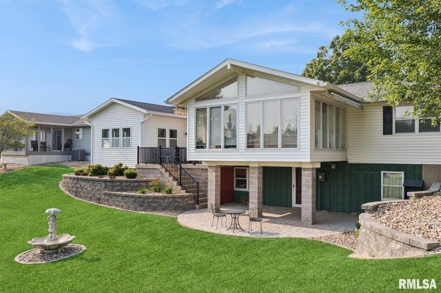 1825 5TH Avenue S, Clinton, IA 52732