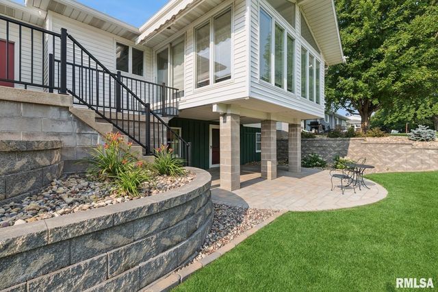 1825 5TH Avenue S, Clinton, IA 52732