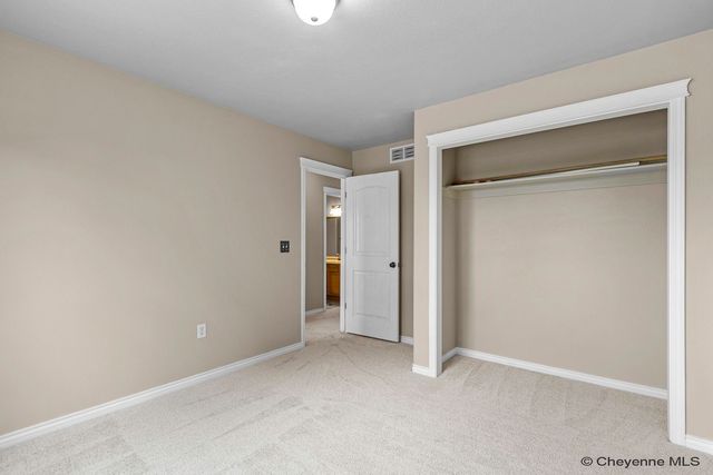 941 BALLAD LN, Cheyenne, WY 82007