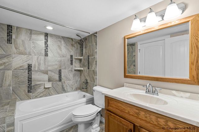 941 BALLAD LN, Cheyenne, WY 82007