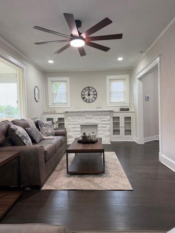 3720 Wayne Avenue, Kansas City, MO 64109