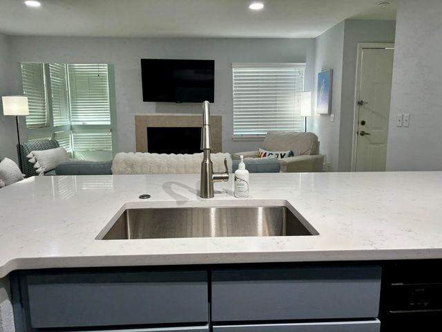 271 Alexandra Drive 6, Mount Pleasant, SC 29464