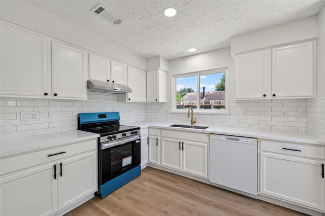 3711 Camphor Drive, Houston, TX 77082