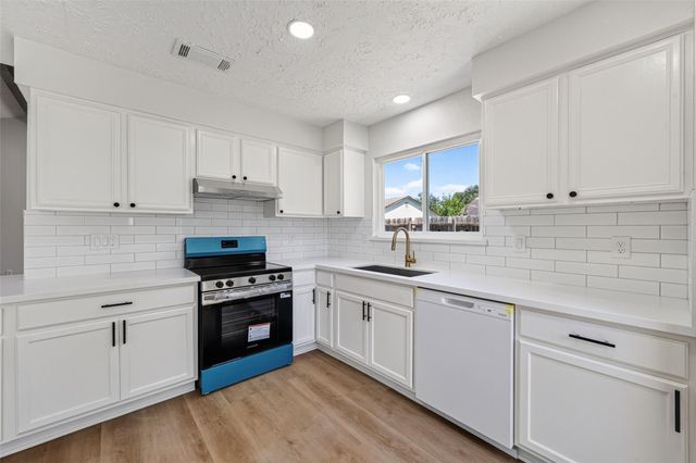 3711 Camphor Drive, Houston, TX 77082