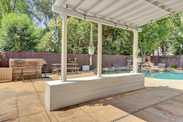 5809 Laguna Quail Way, Elk Grove, CA 95758